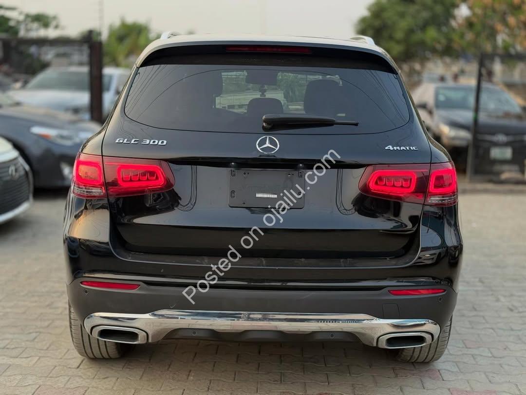 2022 GLC300: Luxury Tech & 40% Driveaway Deal