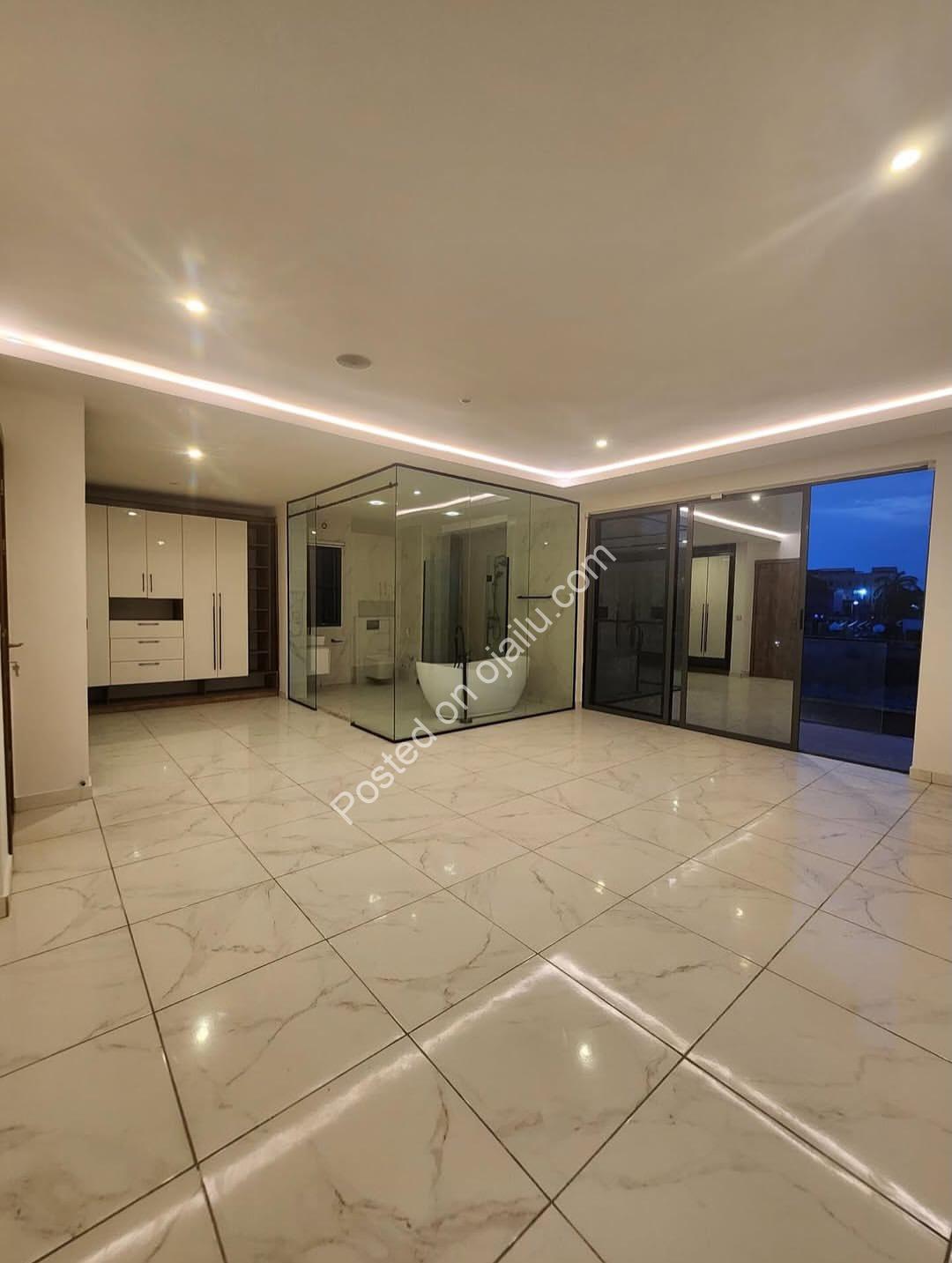 Elegant 4-Bed Maisonette with Pool & Prime Access