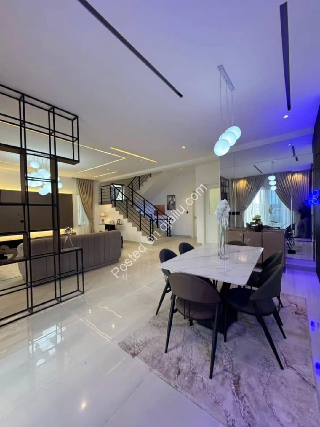 Elegant 4-Bed Duplex with Pool & BQ in Lekki