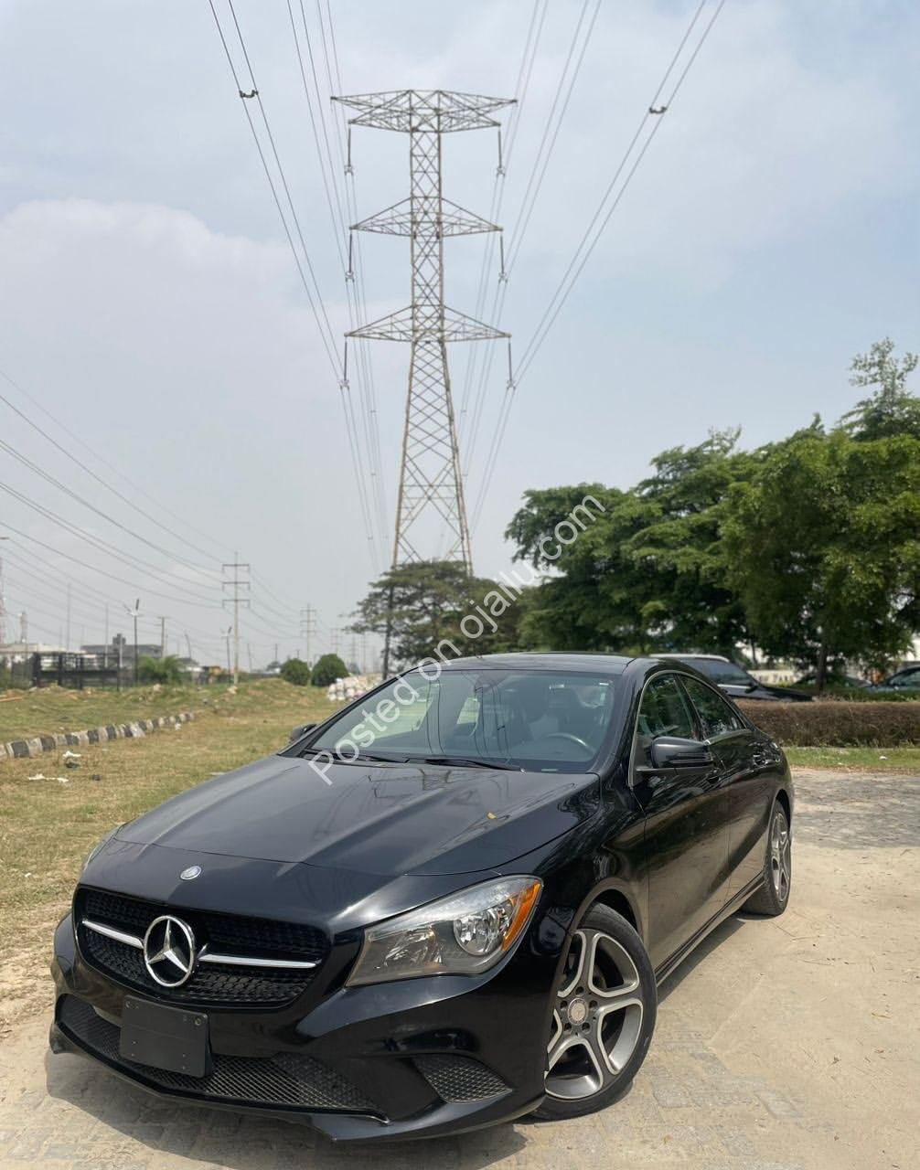 Luxury CLA250: Panoramic Roof & 4Matic