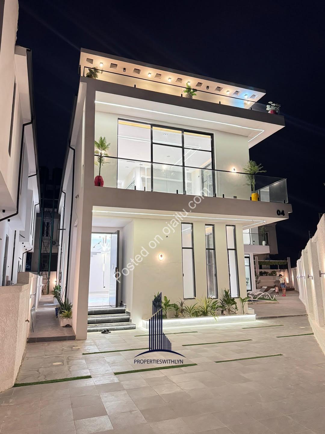 Ultimate 5-Bed Estate: Pool, Gym & Cinema in Lekki