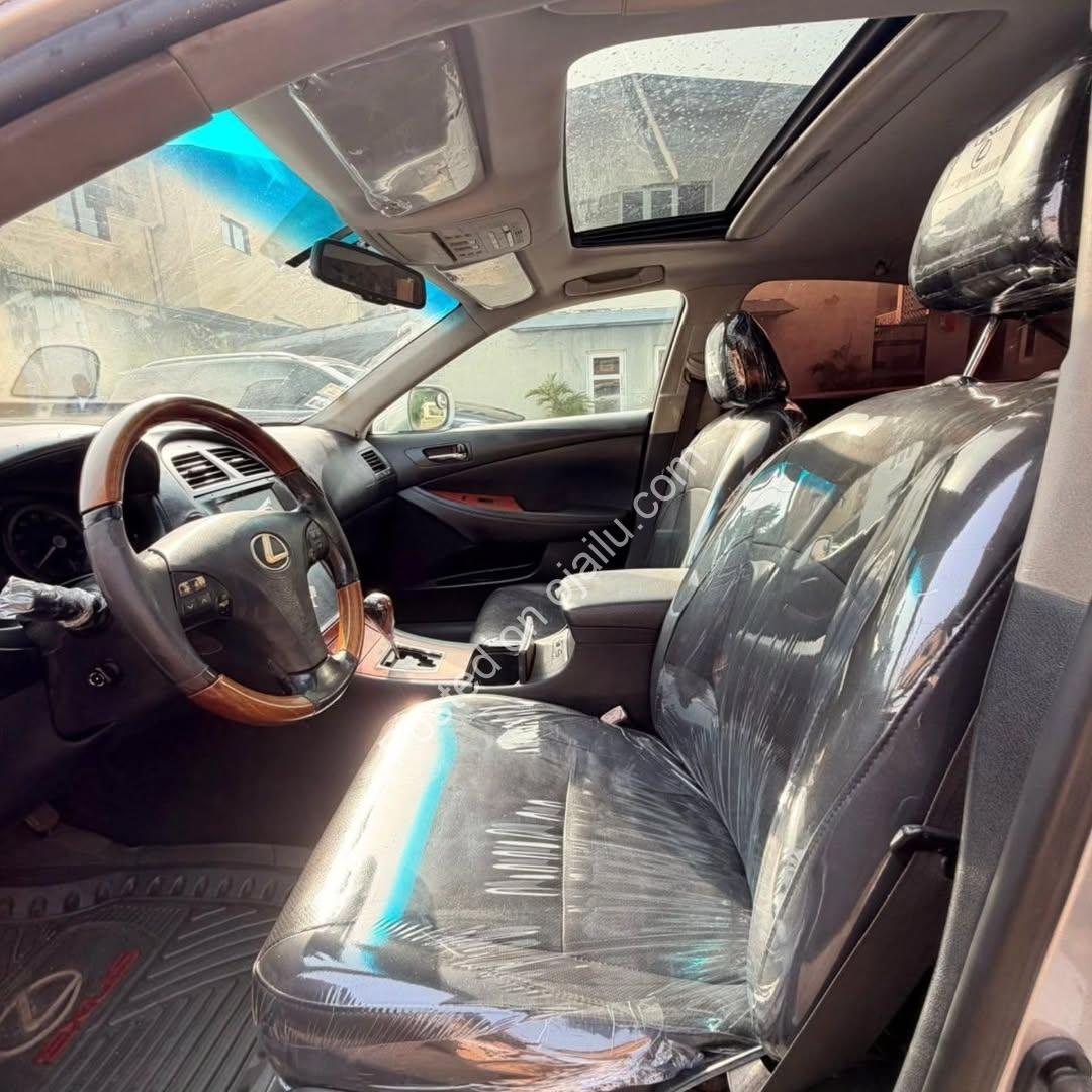 Luxury Lexus ES350: Timeless Elegance, 9m