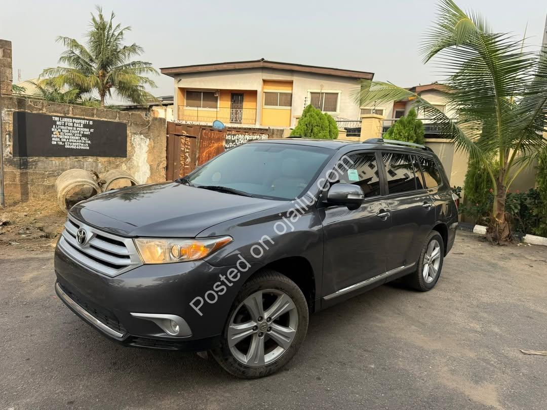 2013 US Highlander: Luxury SUV, 16M Naira Deal
