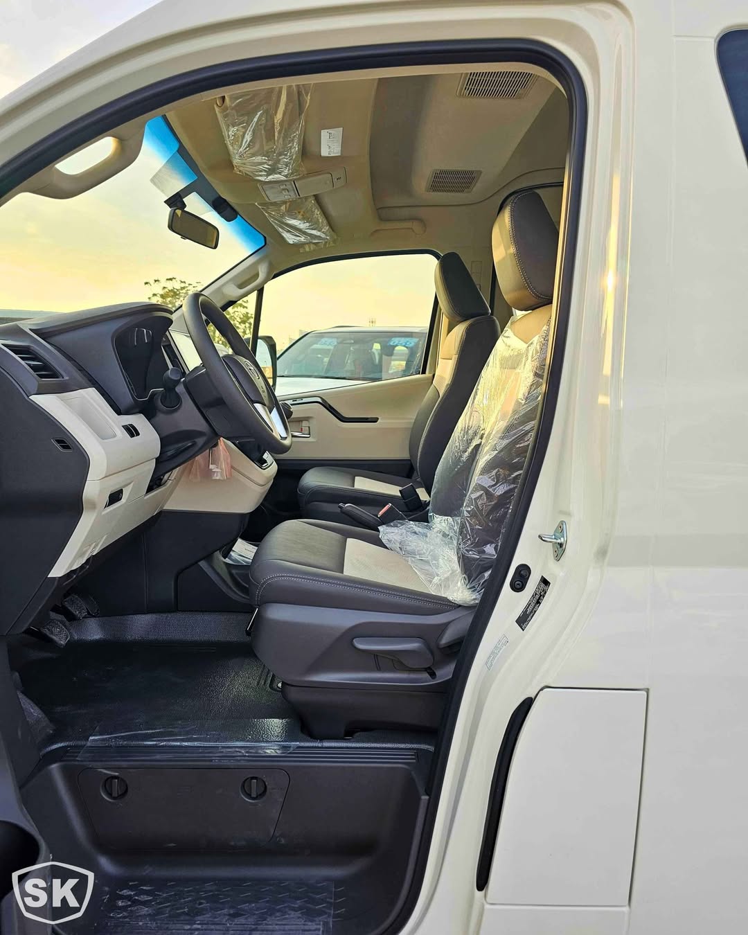 2026 Toyota Hiace: Roomy & Reliable 2.8L Diesel