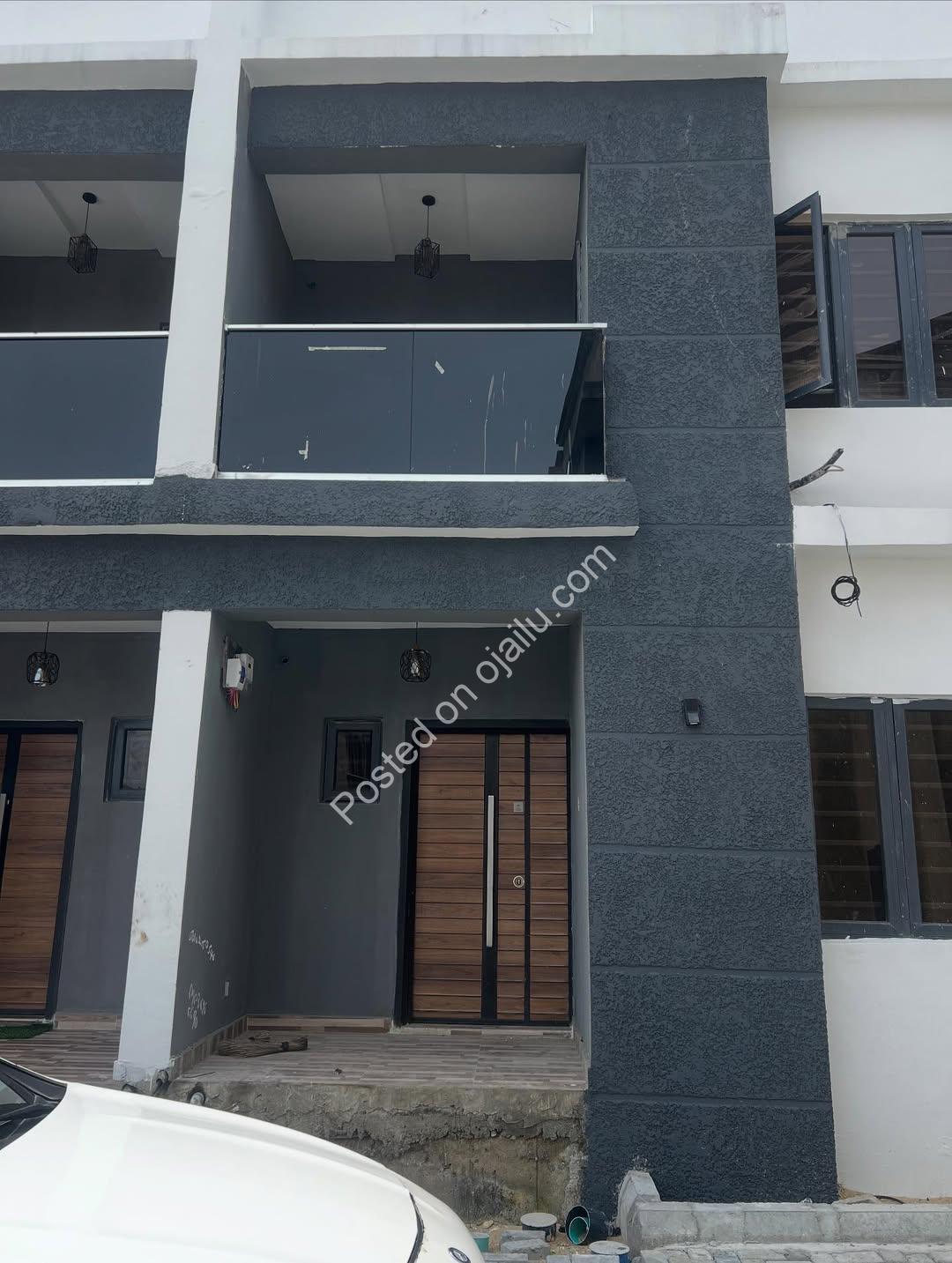 Stunning 2-Bed Terrace Duplex with BQ in Prime Ajah