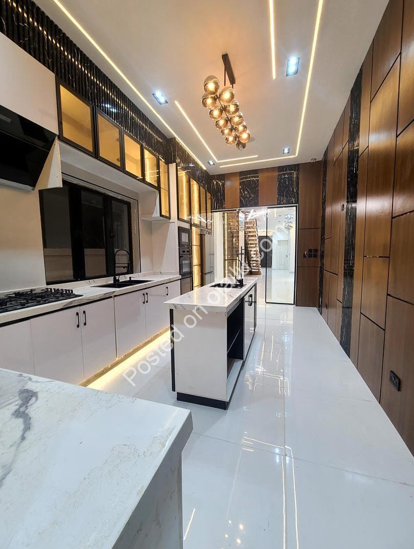 Luxury 5-Bedroom Estate with Private Pool in Ikota GRA
