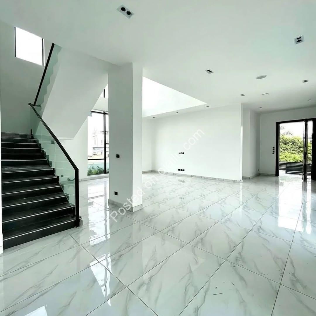 Elegant 5-Bedroom Oasis with Pool in Lekki