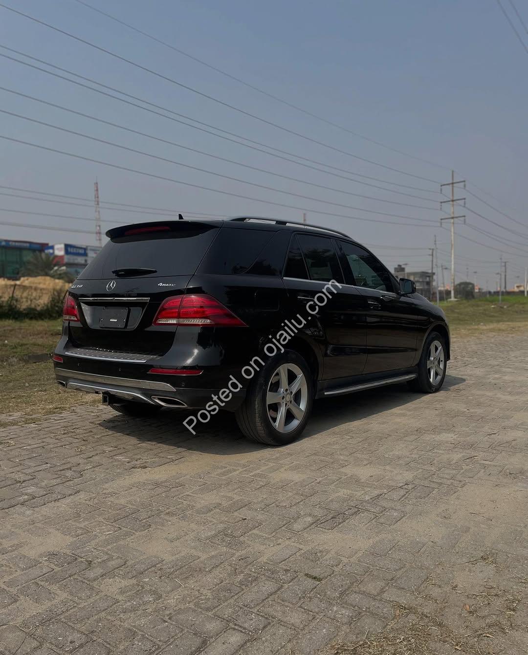 Luxury GLE350: Sunroof & 360 Camera