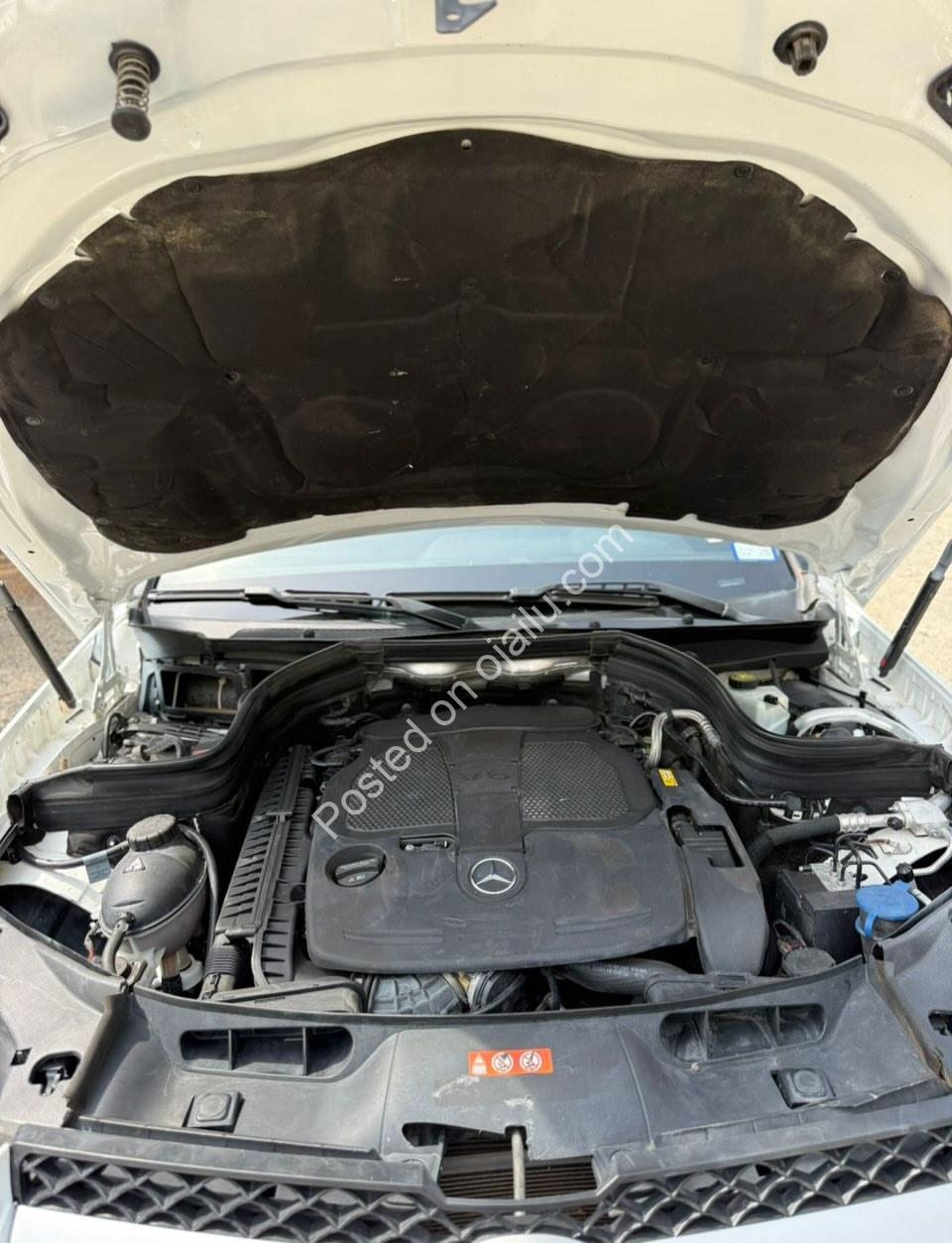 Luxury SUV: 2015 Mercedes GLK350 4MATIC, Panoramic Roof