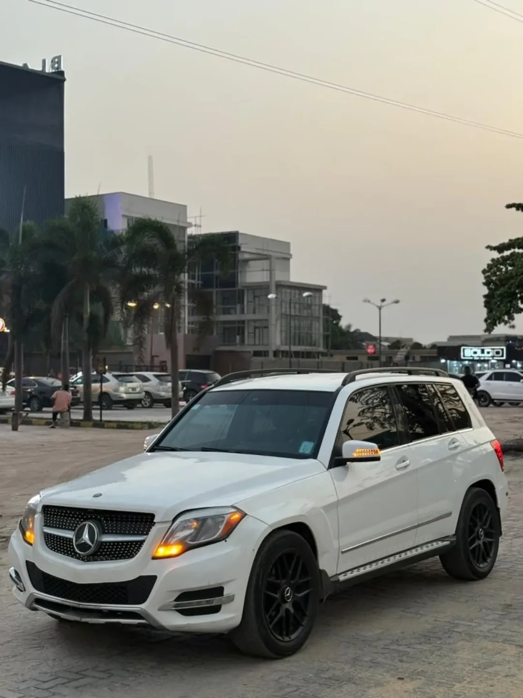 2015 Mercedes GLK: Keyless Entry, 10.8M