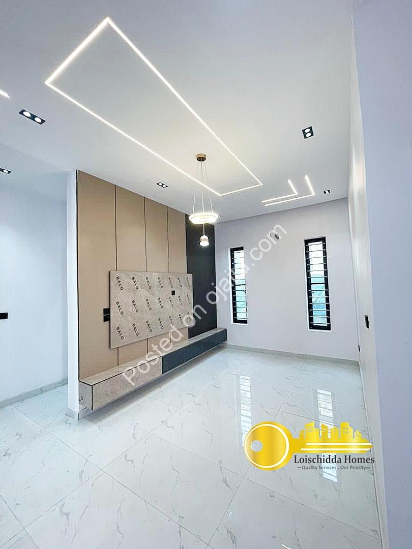 Sleek 5-Bed Duplex with Resort-Style Pool in Lekki