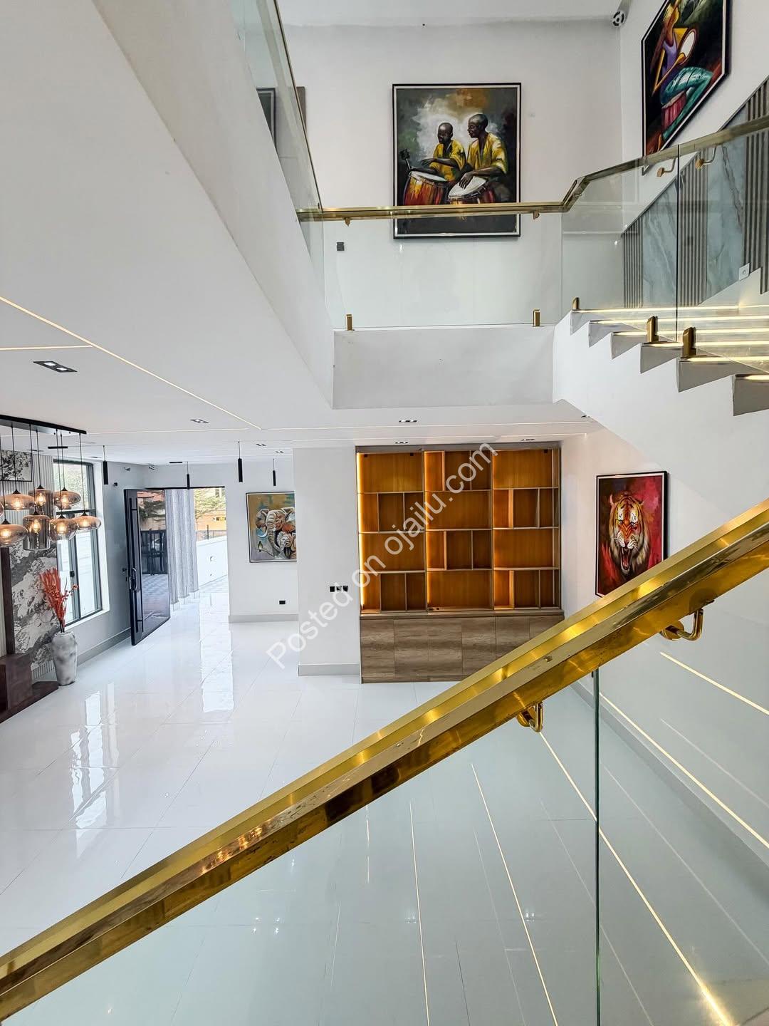 5-Bedroom Haven with Pool in Prime Lekki