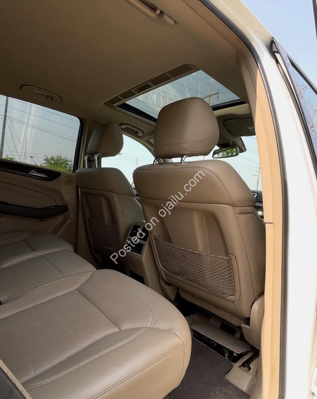 Luxury 4matic SUV: Sunroof & Camera, 23.5M