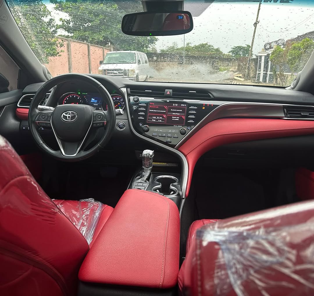Unleash V6 Power: 2019 Toyota Camry XSE