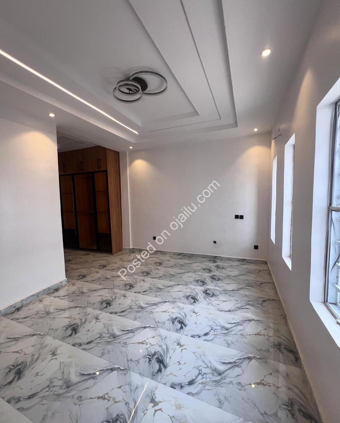 Orchid Lekki Haven: 4-Bed Terrace Duplex, All En-Suite