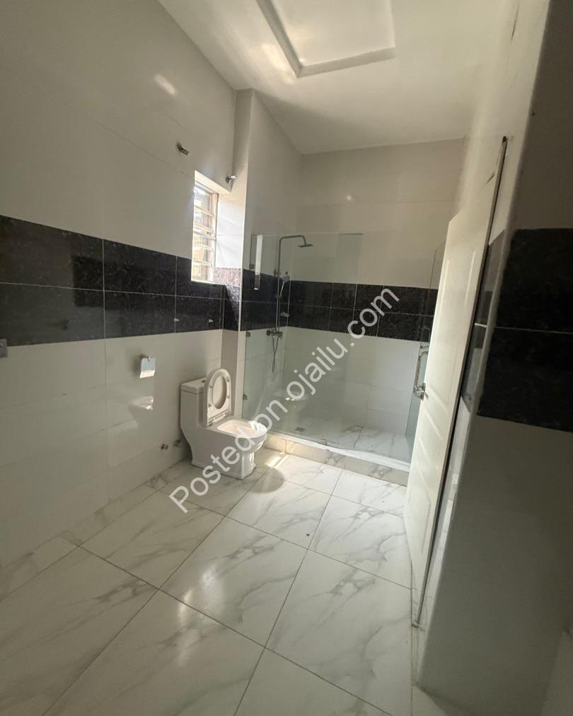 Exclusive Lekki Sanctuary: 4-Bedroom Haven with Premium Amenities