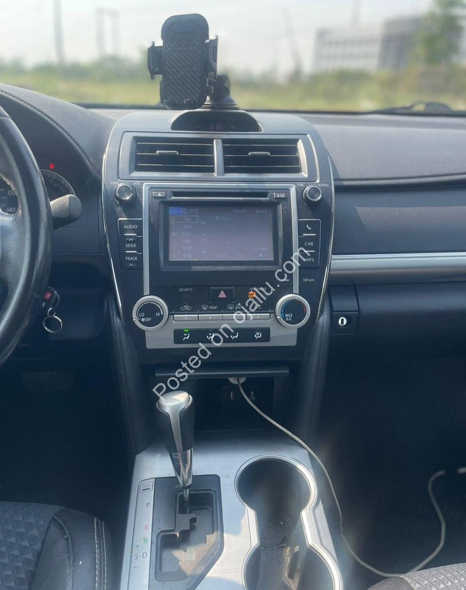 2013 Toyota Camry SE: Unbeatable Value at 14.5M