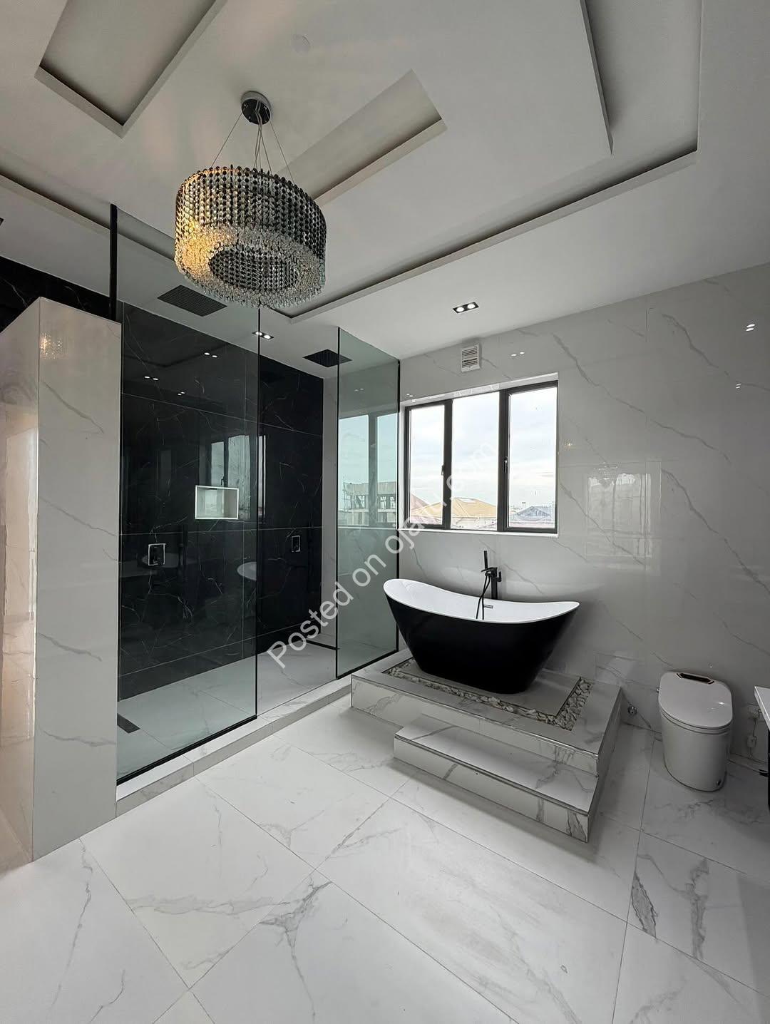 Stunning 5-Bed Duplex with Cinema & Pool in Lekki