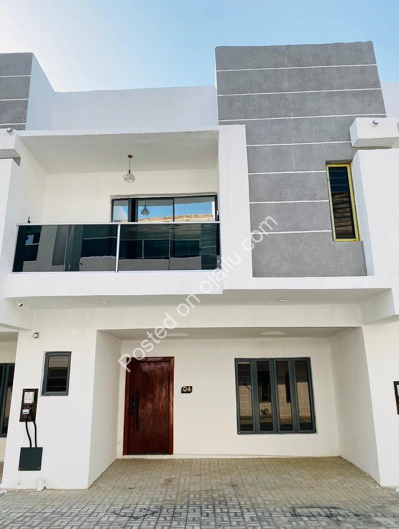 Orchid’s Elite 4-Bed Terraced Duplex