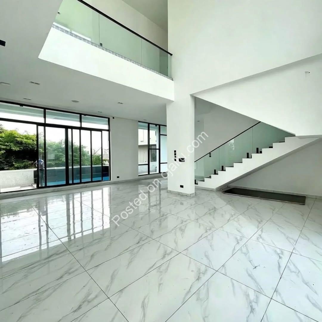 Elegant 5-Bedroom Oasis with Pool in Lekki