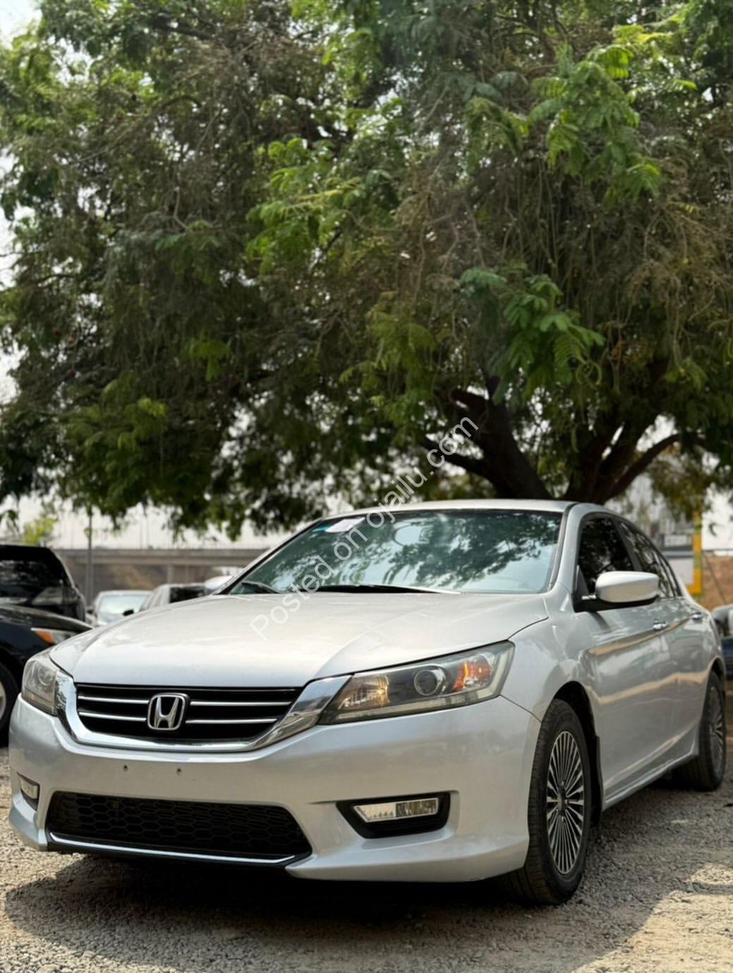 2013 Honda Accord LX: Luxury & Tech for 10M Naira