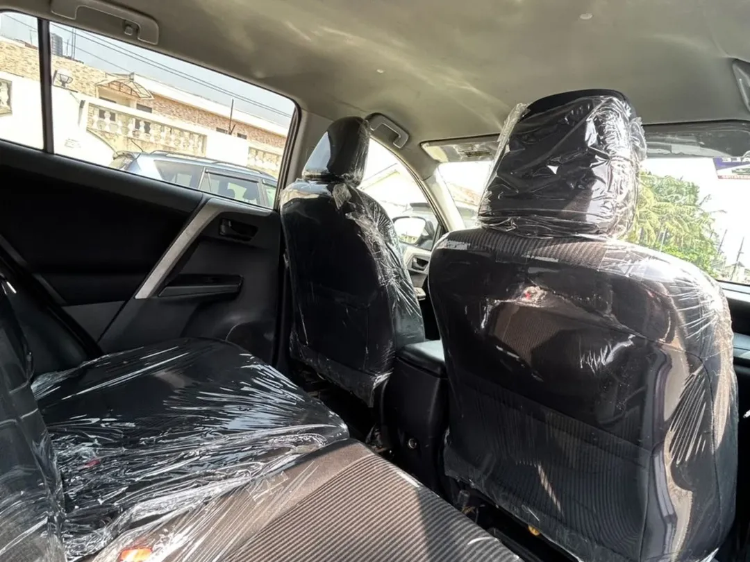 2017 Toyota RAV-4: Flawless Import, AC Ice Cold