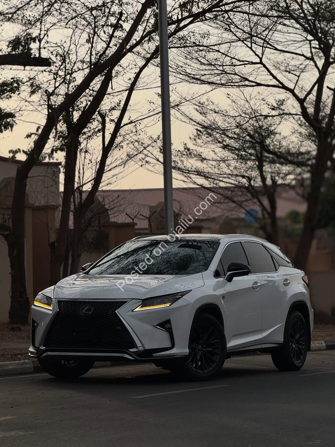 Luxury SUV Deal: 2021 RX350, N44M
