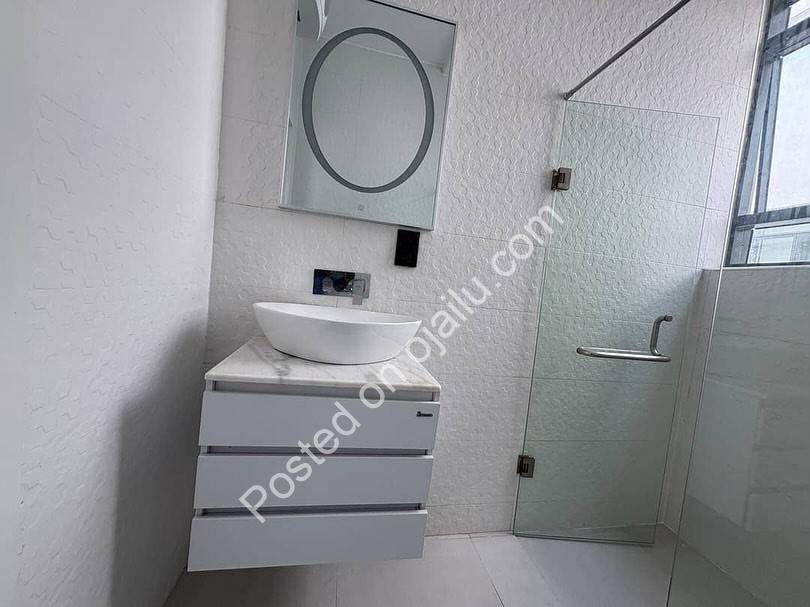 Pinnock Estate: 5-Bedroom Haven with Pool & Cinema