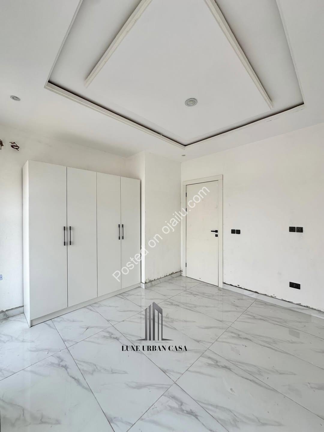 Exclusive Victoria Island Haven: 2-Bed Gem with Pool & Gym