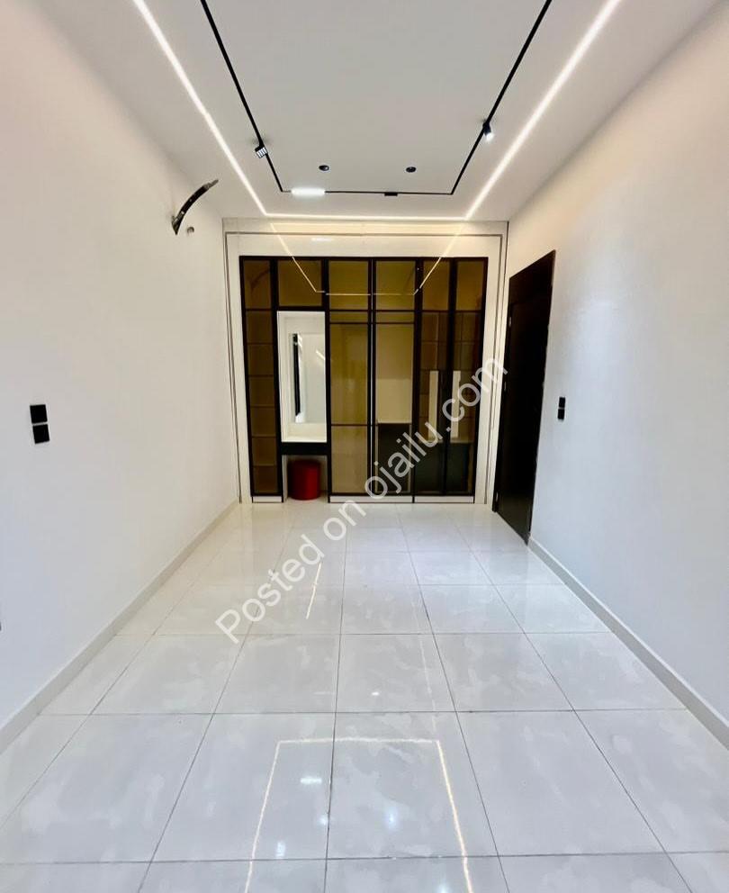 5-Bedroom Haven with Pool & Jacuzzi in Flood-Free Chevron