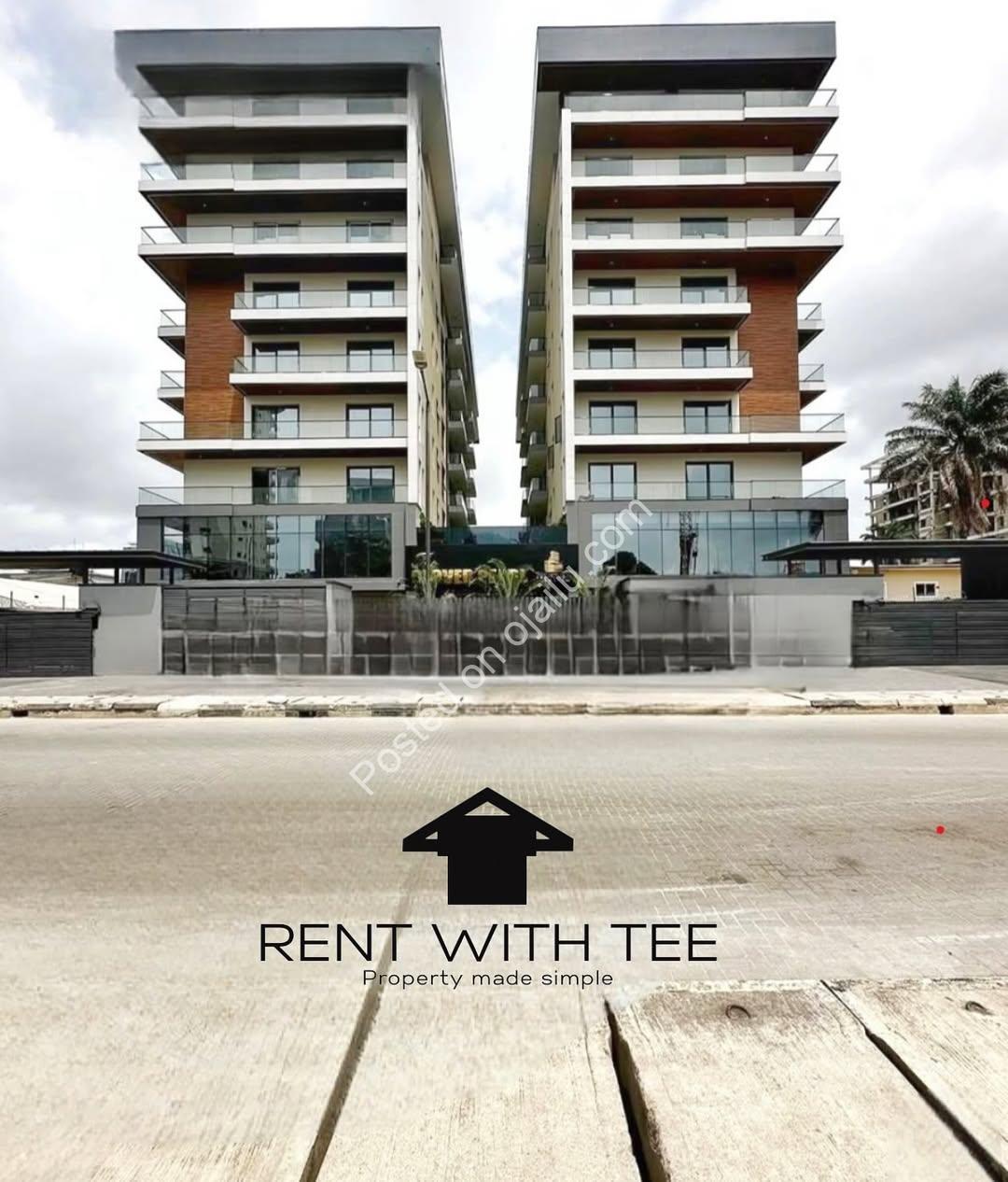 Ikoyi Oasis: 4-Bed Haven with Private Pool & Rooftop