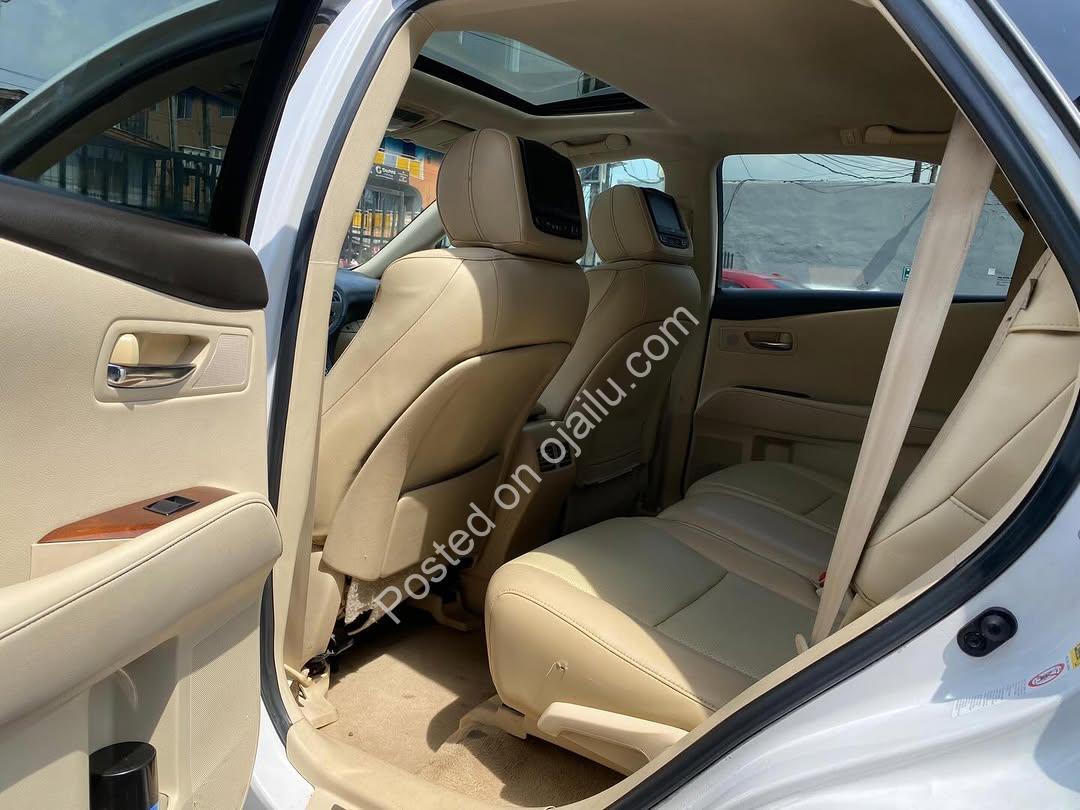 Unregistered Lexus RX350: Luxury Awaits