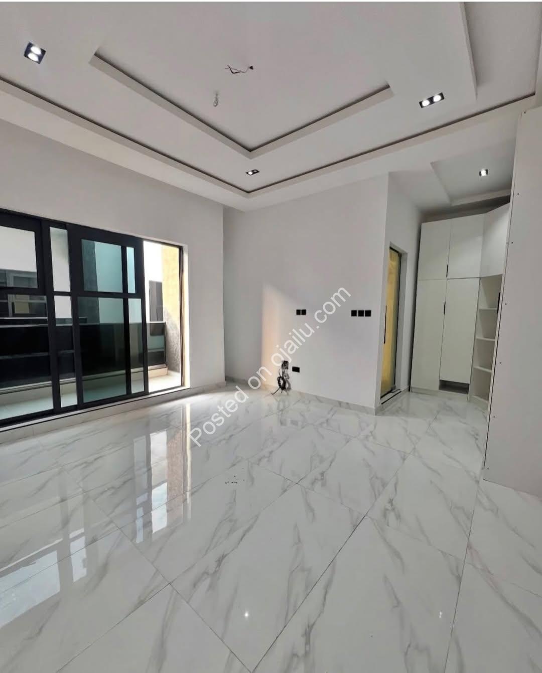 Spacious 4-Bed Duplex in Prime Ikota, Lekki