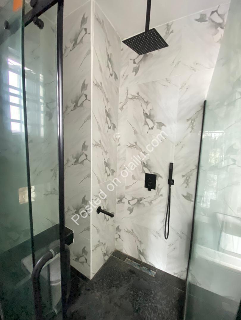 Lekki’s Finest: 4-Bedroom Duplex with BQ & Governors Consent