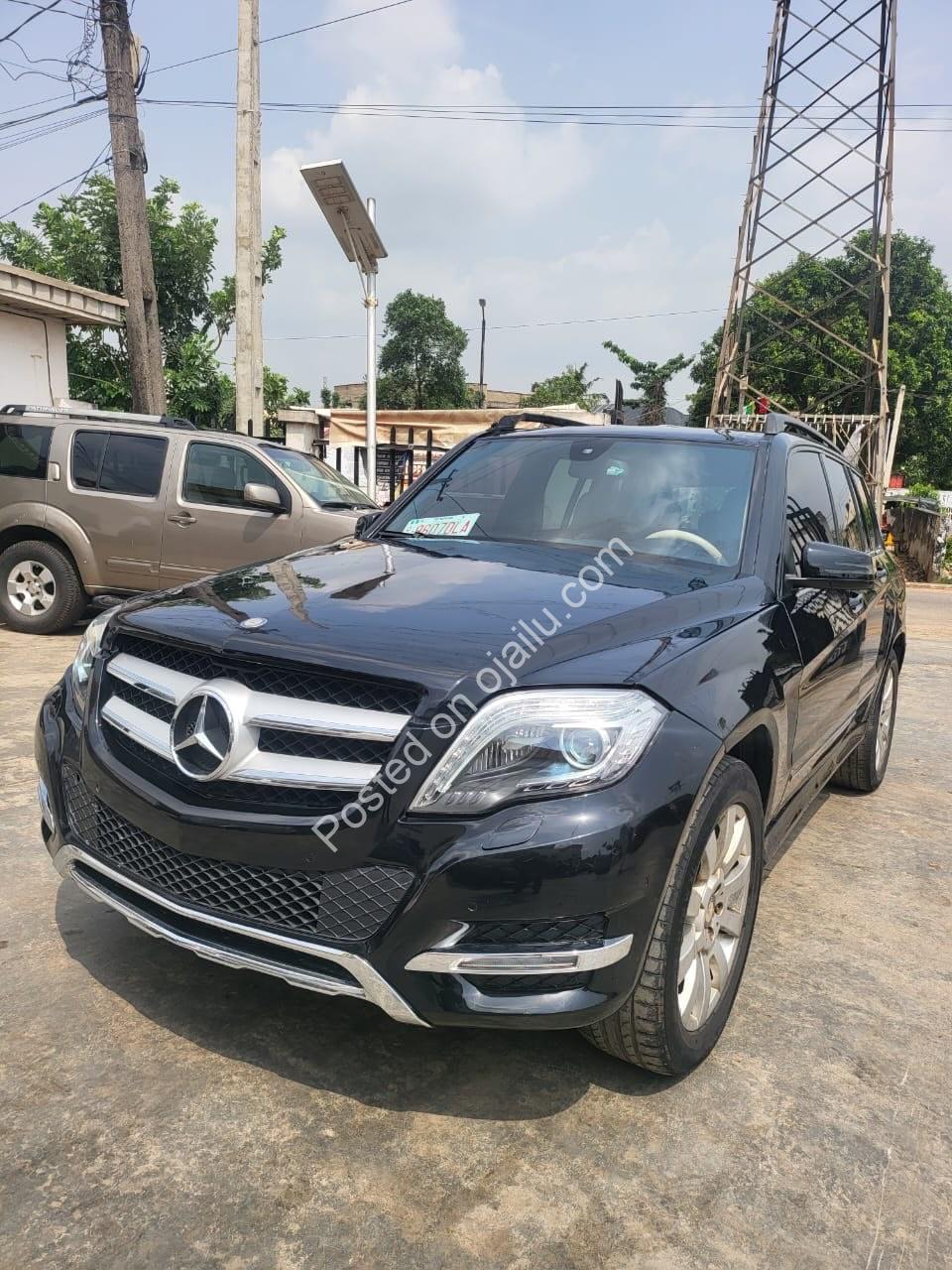 2011 Mercedes GLK350 4MATIC: Fully Loaded Luxury