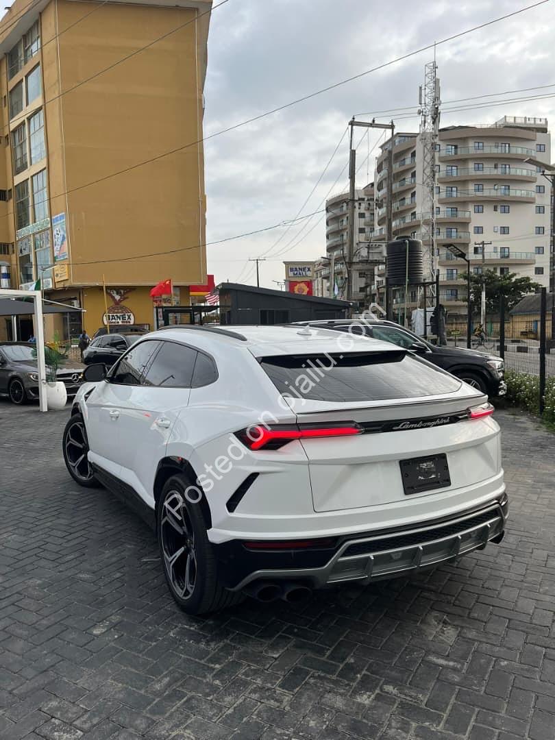 2020 Lamborghini Urus: Mint, Low-Mileage Super SUV