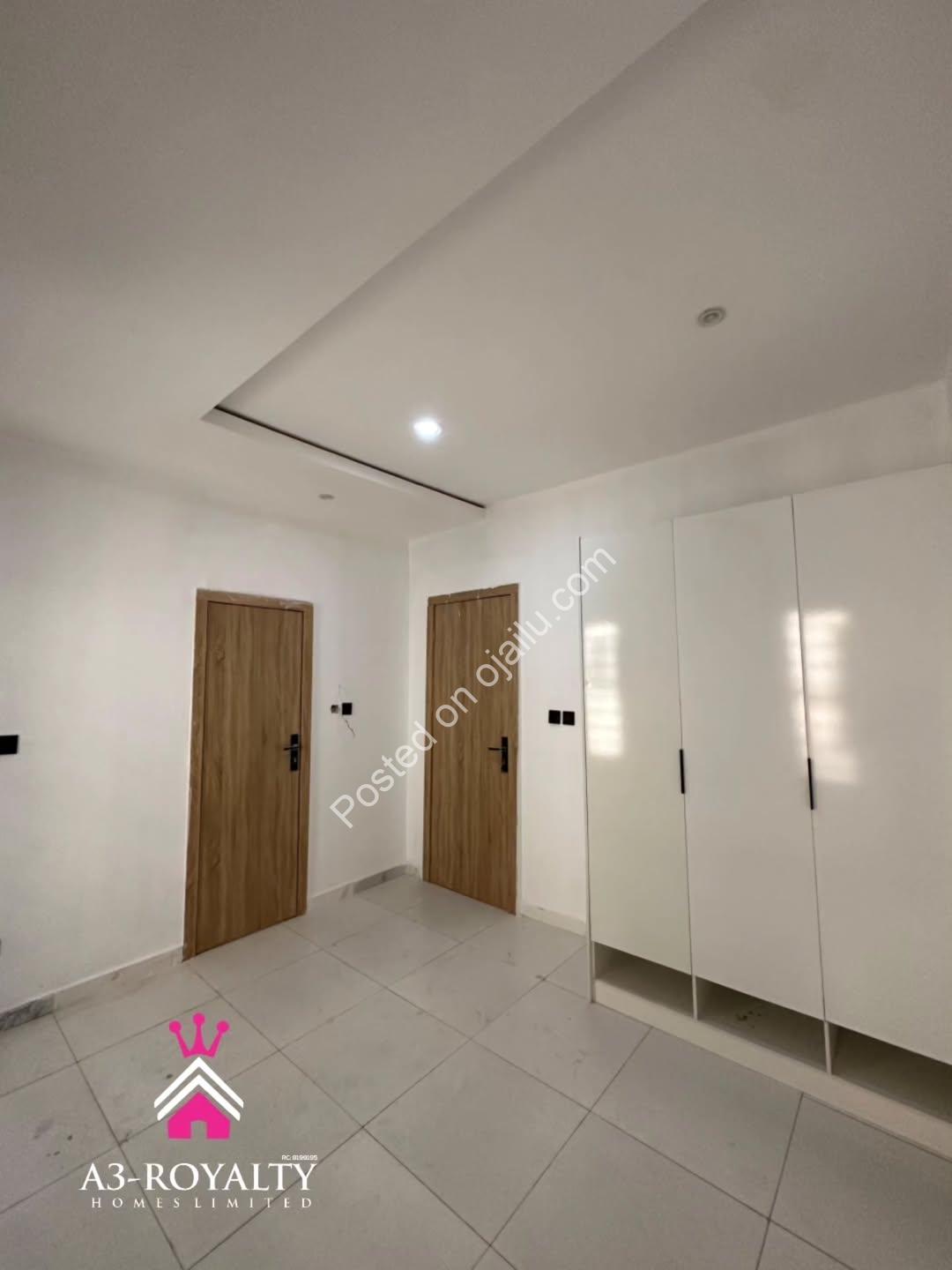 Move-In Ready 5BR Duplex in Gated Ajah Estate