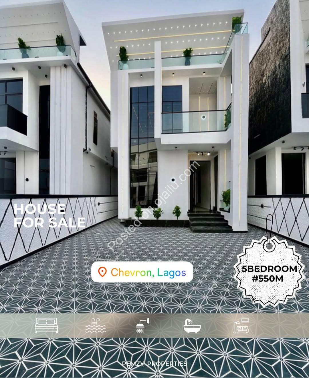 5-Bedroom Haven with Pool & Jacuzzi in Flood-Free Chevron