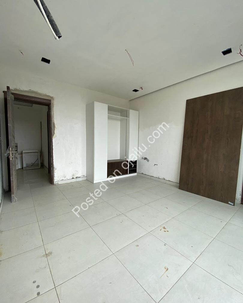 Lekki’s Finest: 2-Bed Ensuite Haven for Sale