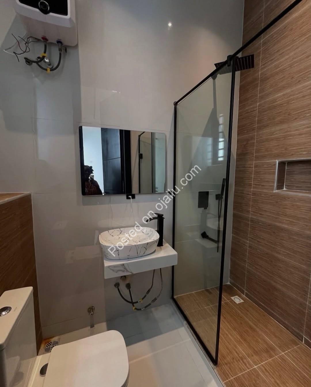 Elegant 5-Bedroom Duplex with Private Pool in VGC