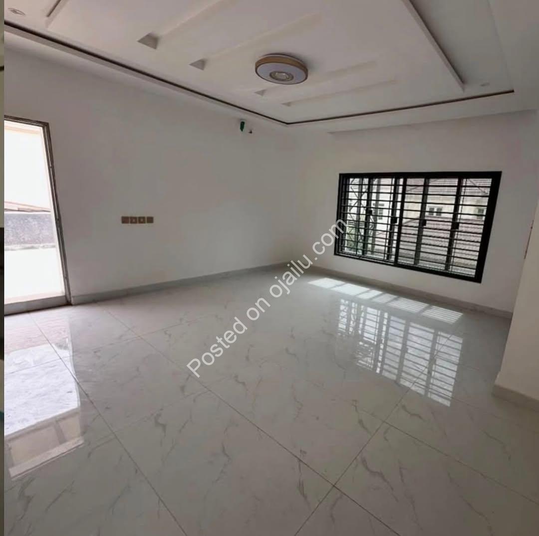 Exquisite 5-Bed Duplex with BQ in Apo Legislative Quarters