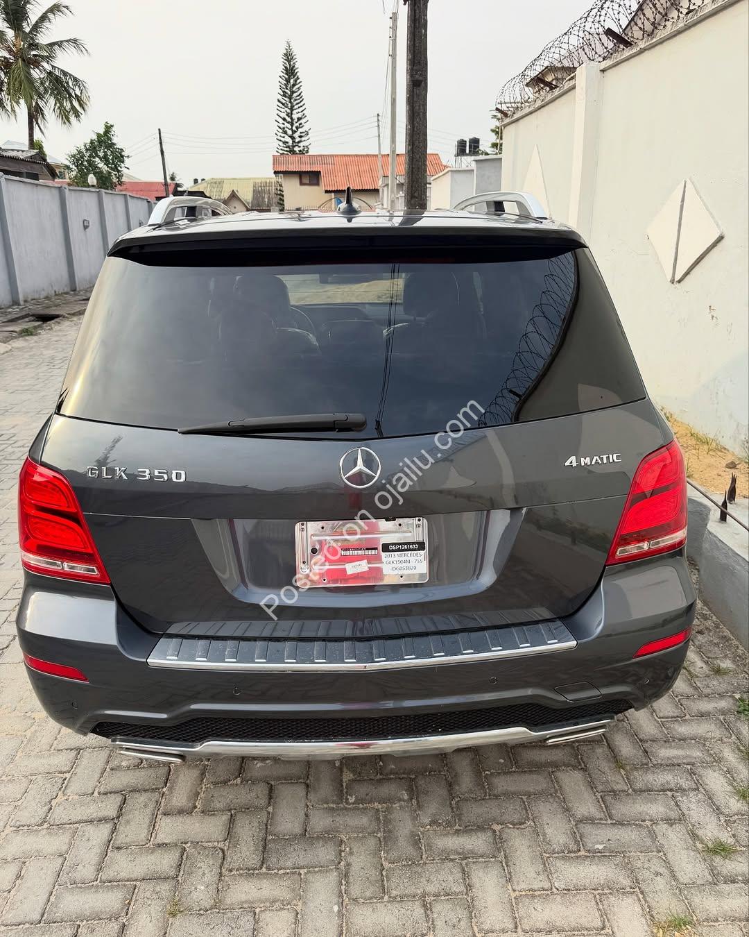 Luxury SUV: Power, Comfort & Prestige