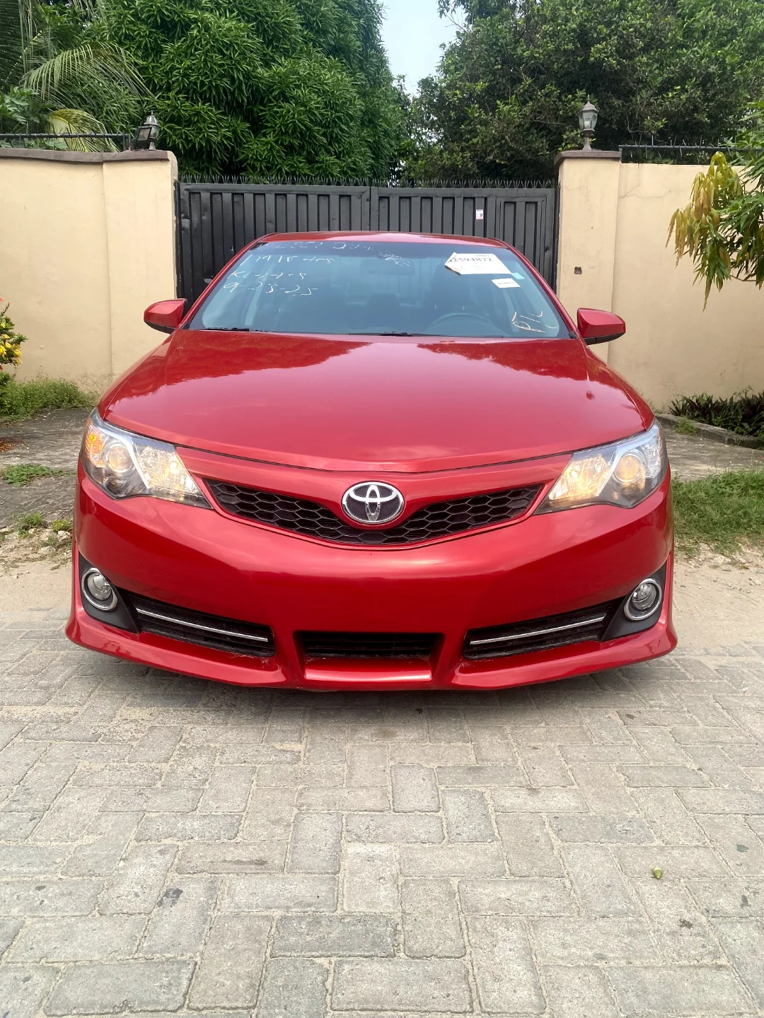 2014 Toyota Camry SE: Luxury & Value in Ajah