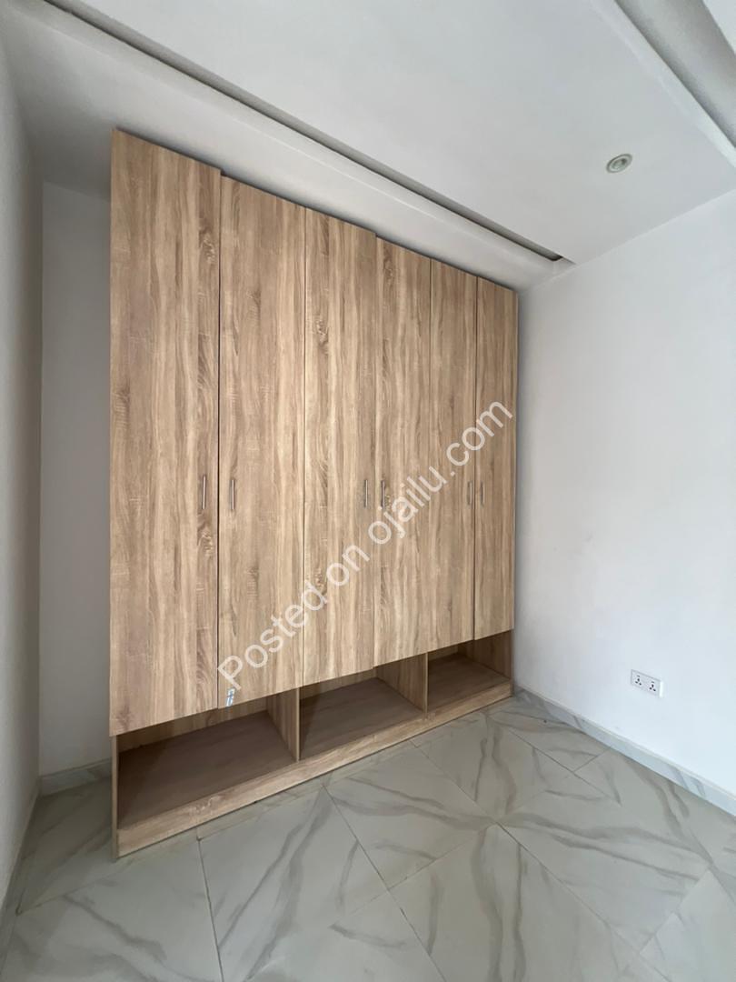 Elite 4-Bed Terrace Duplex in Prime Ajah