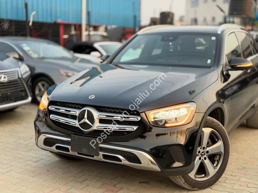 2022 GLC300: Luxury Tech & 40% Driveaway Deal
