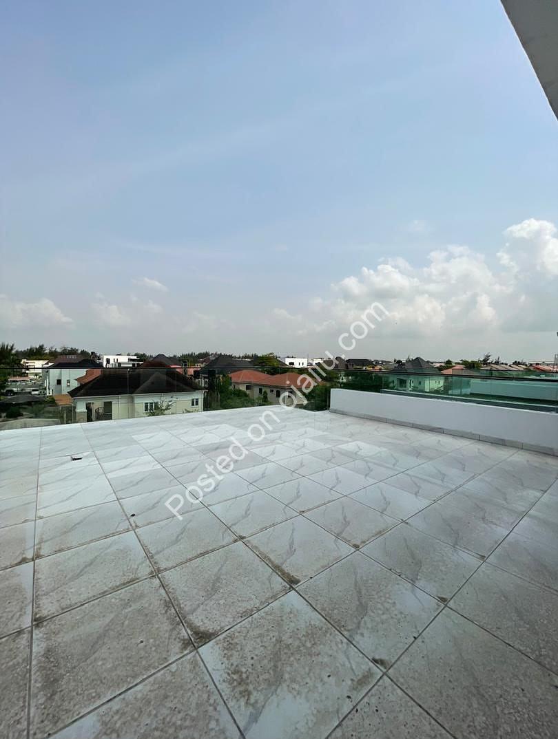 Lekki’s Ultimate 6-Bedroom Smart Home Oasis