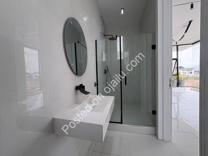 Lekki’s Ultimate 5-Bedroom Estate Oasis with Pool & Cinema