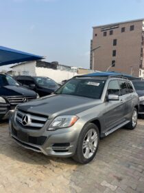 Luxury GLK350: Panoramic Roof & Full Tech