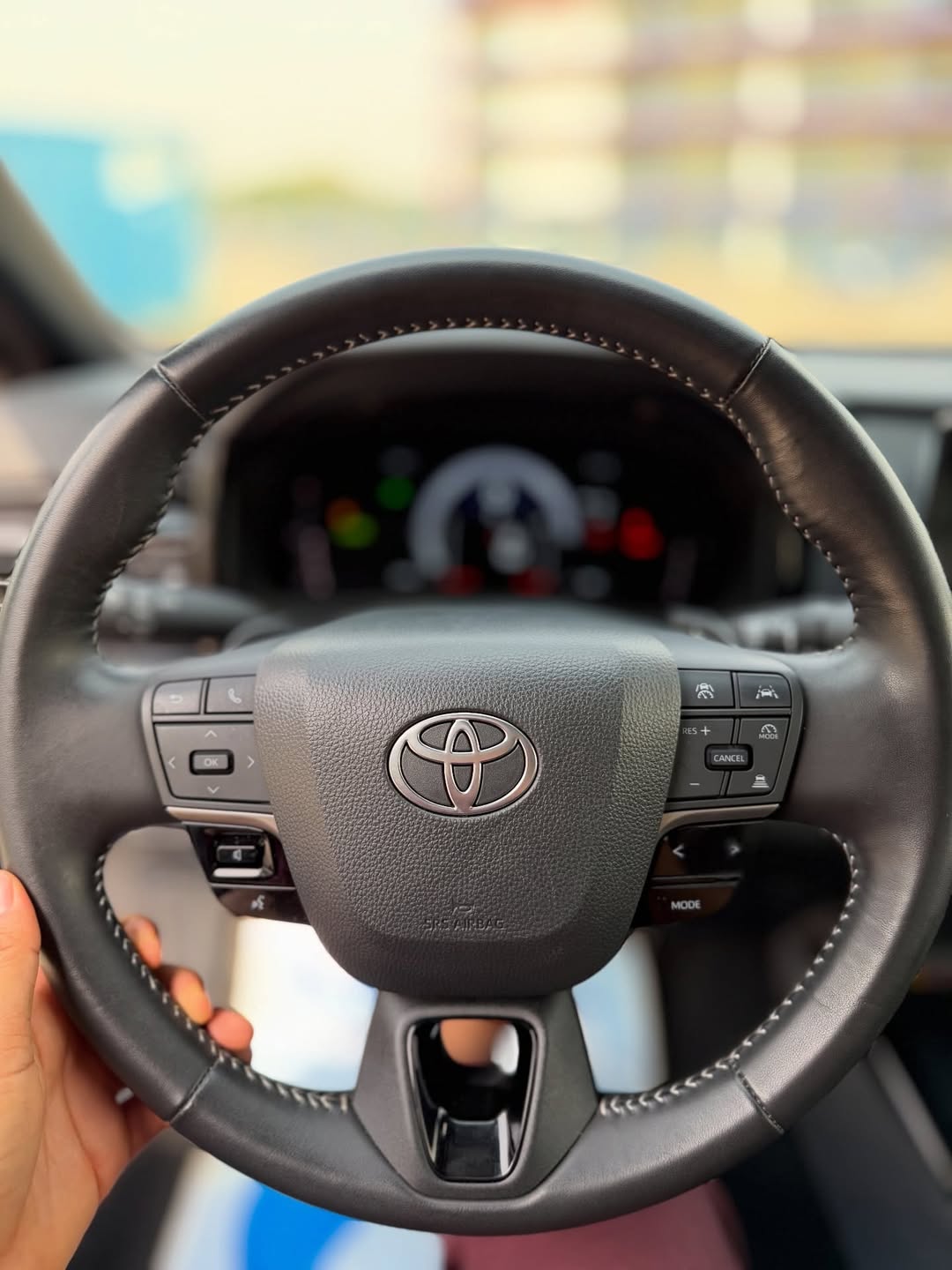 2025 Camry SE Hybrid: Luxury & Savings in Abuja