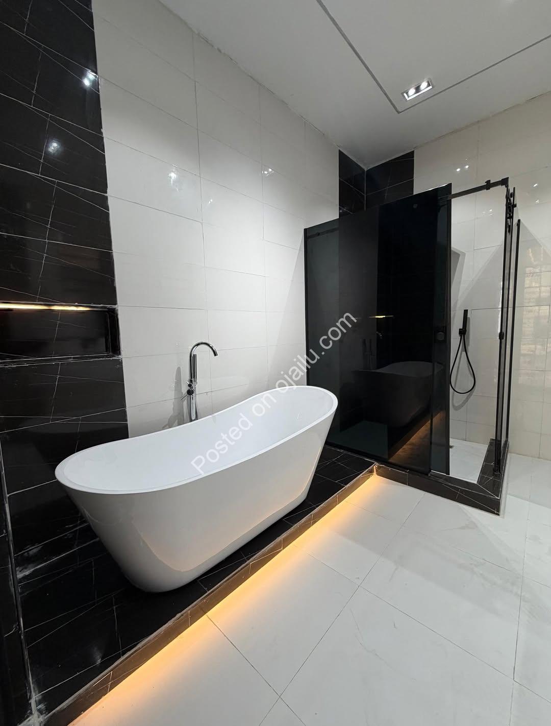 Lagos Luxury: 5-Bedroom Haven in Chevron Lekki